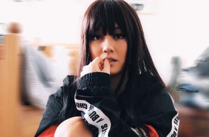Tampil Seksi, Agnes Monica Pamer Belahan Dada