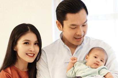 Foto Lawas Kakek-Nenek Sandra Dewi Bikin Syok, Netter: Bibit Unggul dari Zaman Old