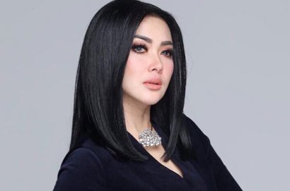 Unggah Foto Bersama Kakak dan Bahas Wali, Syahrini Segera Menikah?