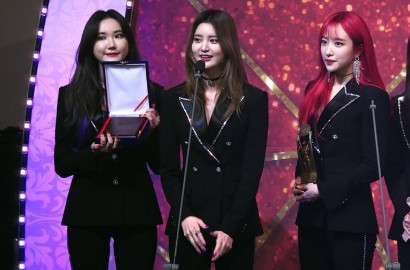 Pamer Rambut Baru Bareng LE, Hani EXID Dipuji Mirip Krystal