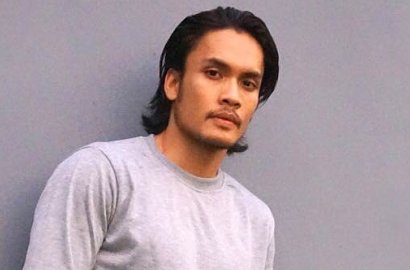 Pamer Foto Siap Tanding, Netter Heboh Soroti Otot Perut Randy Pangalila