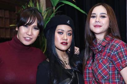 Usung Tema 90-an, Aura Kasih Rayakan Ulang Tahun Bareng Sahabat