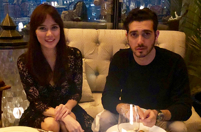 Cantik dan Tegar Dampingi Fachri Albar, Renata Dijuluki Dakota Johnson Indonesia