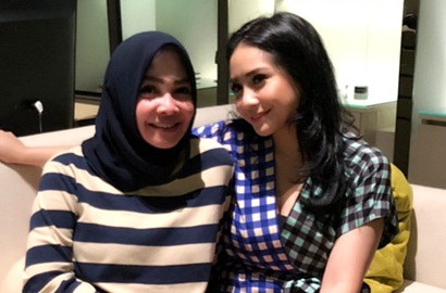 Jadi Viral, Begini Reaksi Nagita Ditanya Soal Foto Nikah Ibundanya Rieta Amilia