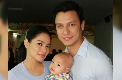 Titi Kamal Pamer Foto Bareng Suami, Netter Gemas Anak Christian Sugiono Mirip Boneka