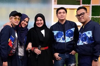 Pamer Foto Bareng, Sarita Abdul Mukti Puji Nikita Mirzani
