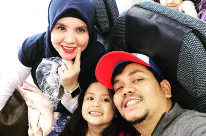 Rayakan Ultah Istri, Indra Bekti Beri Kejutan dan Tulis Pesan Romantis
