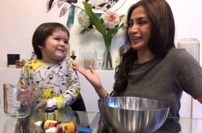 Jessica Iskandar Rela Belajar Masak Kue Demi El Barack