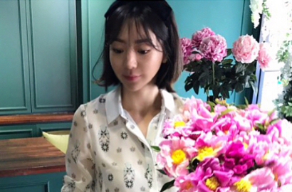 Hwang Hana Pamer Hadiah White Day dari Yoochun, Netter Beri Komentar Pedas