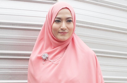 Lyra Virna Jadi Tersangka Pencemaran Nama Baik Agen Haji, Netter Miris