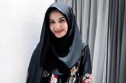 Cantik Pakai Gaun, Netter Sebut Zaskia Sungkar Mirip Boneka Barbie