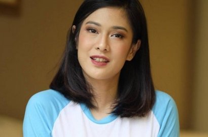 Dian Sastro Ternyata Sempat Komentari Kehebohan Foto Rokok di Pesta