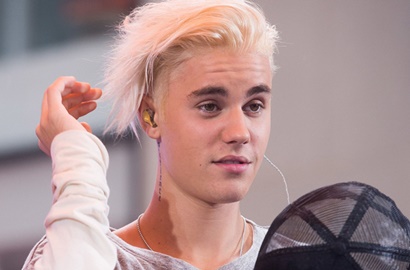 Break dengan Selena Gomez, Justin Bieber Nonton Konser Bareng Wanita Lain