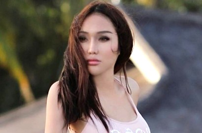 Pamer Foto Rekannya di Depan Gedung Polda, Lucinta Luna Ditantang Laporkan Diri Sendiri
