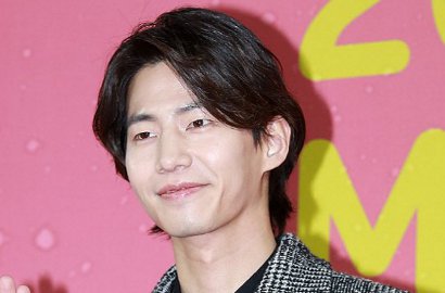 'Clean With Passion' Tunda Syuting, Song Jae Rim Berniat Main Drama SBS