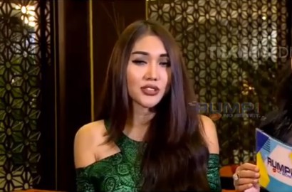Sempat Sekamar, Model Seksi Ini Pernah Lihat Lucinta Telanjang dan Minta Pembalut