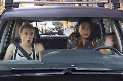 'The Spy Who Dumped Me' Rilis Trailer Perdana, Mila Kunis-Kate McKinnon Tertangkap dalam Spionase