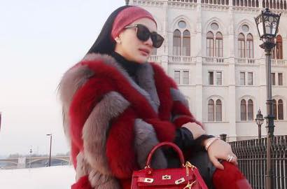 Bela Aksi Syahrini di Holocaust Memorial, Fashion Blogger Ini Ikut Dihujat Netter