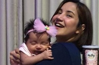 Andi Soraya Pamer Foto Suami Baru, Netter Malah Salah Fokus Foto Bayi