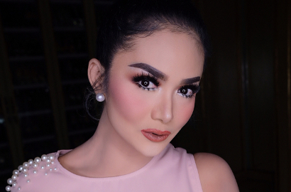 Krisdayanti Unggah Foto Cantik, Netter Malah Salfok ke Barang Ini