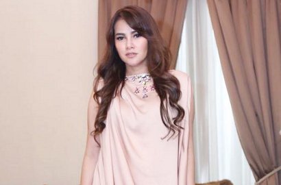 Genggam Tangan Ayahanda yang Sakit, Olla Ramlan Tulis Pesan Mengharukan