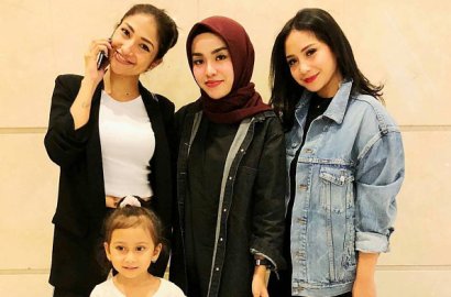 Cantik Ala ABG, Jaket Jeans 'Belel' Nagita Slavina Ternyata Seharga Motor