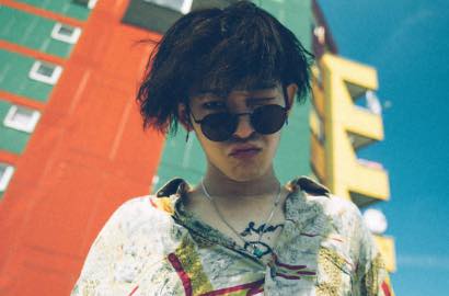 Promosi South Club di Medsos, Lucunya Nam Tae Hyun Kenakan 'Daster'