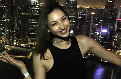 Hantu Ivana 'Danur 2' Elena V. Holovcsak Ternyata Aslinya Secantik Raline Shah