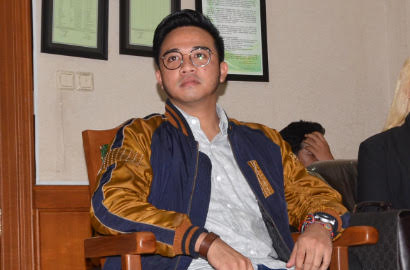 Gagal Mediasi, Roby Geisha Akui Temukan Foto Pria Lain yang 'Diikat' Guna-Guna