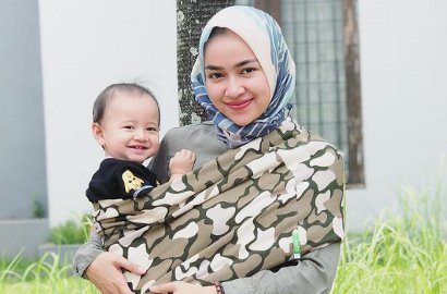 Anak Aryani Fitriana-Donny Michael Ulang Tahun, Netter Gemas Pose 'Pusing'