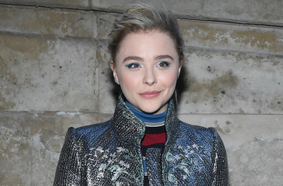 Brooklyn Beckham Ciuman dengan Wanita Lain, Chloe Moretz Unggah Lagu Galau
