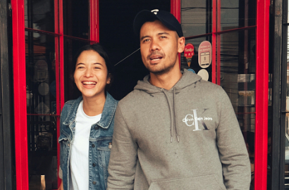 Intip Kebahagiaan Putri Marino Saat Pulang Kampung Ditemani Chico Jericho