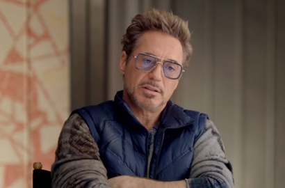 Tony Stark Gunakan Jubah Doctor Strange di BTS 'Avengers: Infinity War', Fans Heboh