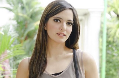 Nia Ramadhani Pakai Baju Terbuka Dicibir Mirip Tarzan, Badannya Tetap Bikin Iri