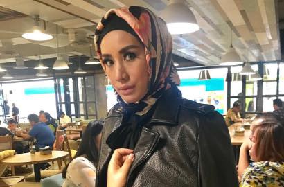 Shinta Bachir Buang Baju Seksi Hingga Tiga Koper, Mantap Berhijab Lagi