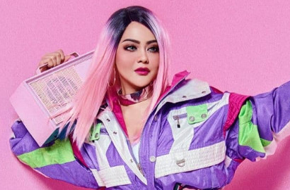 Tampil dengan Gaya Baru, Netter Sebut Jenita Janet Mirip Selena Gomez