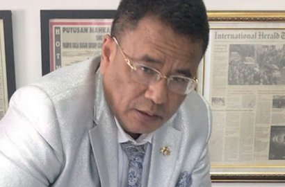 Hotman Paris Simpan Sepatu di Safe Deposit Box, Netter: Orang Kaya Bebas