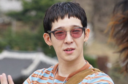 Intip Gaya Kontras Nam Tae Hyun Saat Pemotretan di London