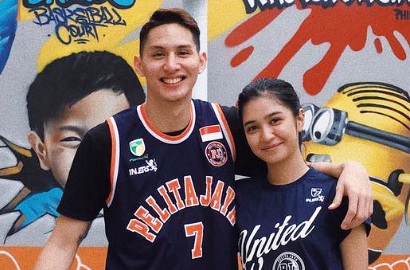 Mikha Tambayong Klarifikasi Video Mesra, Daniel Wenas Ngamuk Pacar Diejek Murahan
