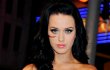 Katy Perry Hadirkan Kisah Cintanya Dengan Russell Brand Di Single 'Not Like the Movies'