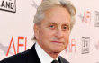 Karena Tumor Di Tenggorokan, Michael Douglas Terancam Kehilangan Suaranya