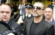 Terbukti Konsumsi Narkoba, George Michael Dihukum Penjara 8 Minggu