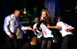 Video: Mariah Carey Jatuh Saat Konser di Singapura