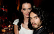 Nikah di India, Katy Perry Dapat Hadiah Harimau Dari Russell Brand