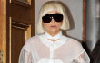Lady GaGa <i>Curhat</i> Tentang Telur Raksasa di Grammy Awards 2011