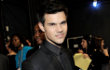 Taylor Lautner Punya Proyek Rahasia Dengan Sutradara Film 'Transformer' Michael Bay