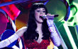 Video: Katy Perry Bawakan Single Rihanna, Jay-Z Dan Willow Smith