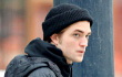 Foto: Robert Pattinson Jadi Pawang Buaya Untuk Sampul Majalah Vanity Fair