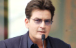 Charlie Sheen Gelisah Gara-Gara Anak Kembarnya Dibawa Polisi