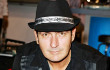 Charlie Sheen Masuk Guinness World Record Berkat Twitter